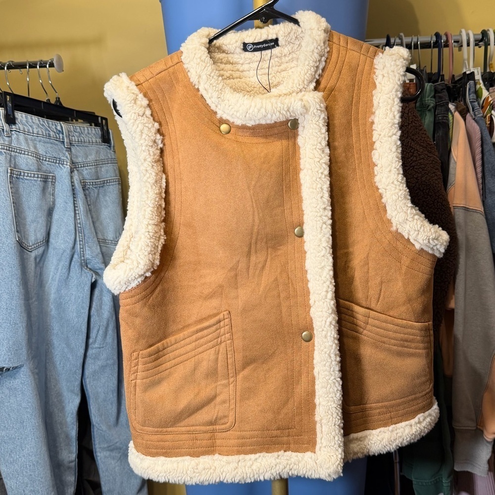 NWOT Women's Tan Sherpa-Lined Vest #0065